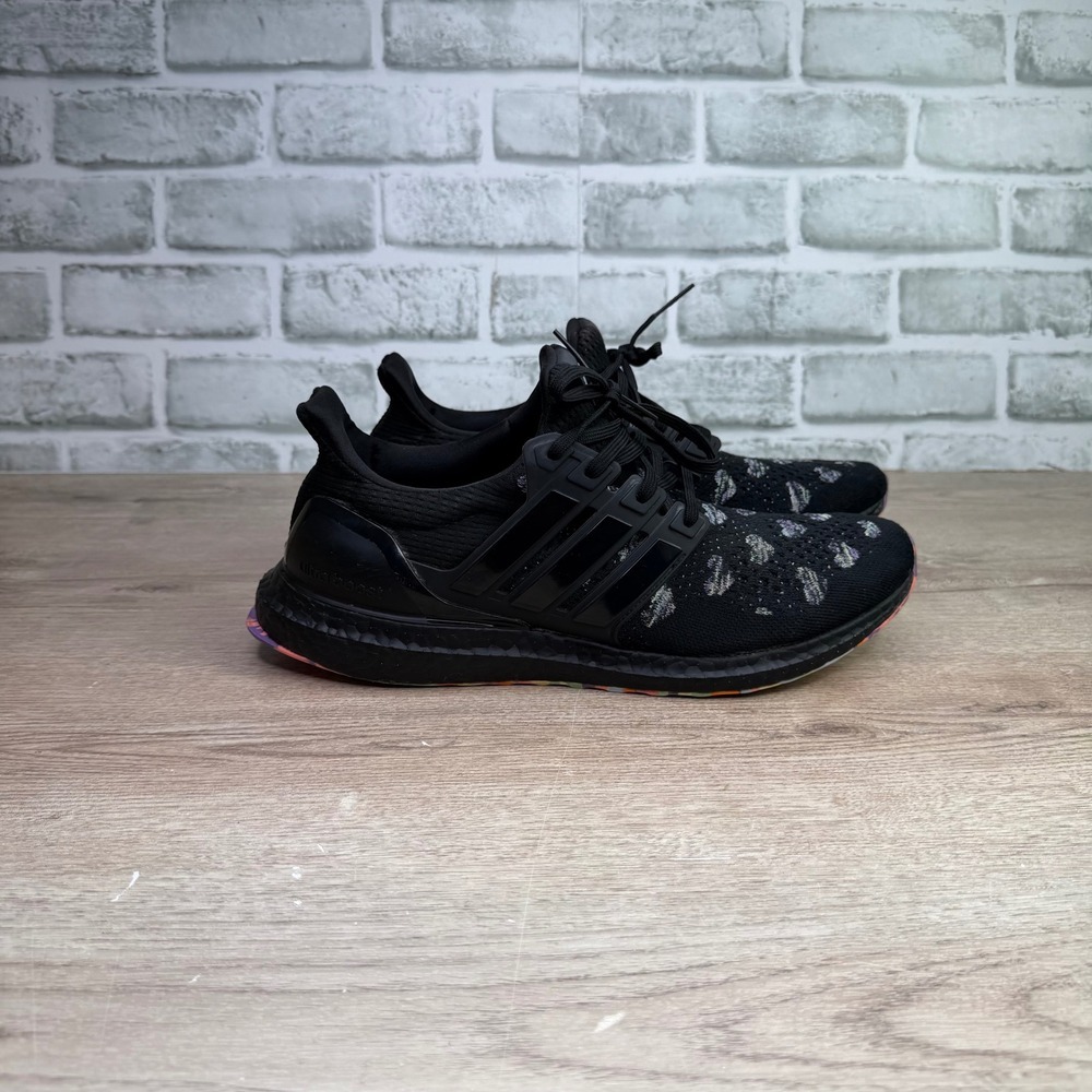 Men's adidas Ultraboost Valentine's Day 9 - Picture 2 of 7